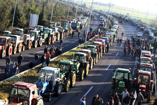 Αγρότες προς Αραχωβίτη: «Ψεύδεσαι» - Κλιμακώνονται οι κινητοποιήσεις