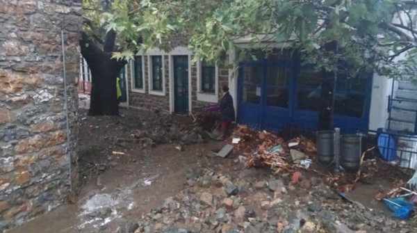 Σημαντικές ζημιές από πλημμύρες και κατολισθήσεις στη Σαμοθράκη   
