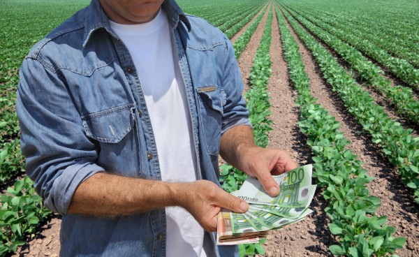 Αγρότες με εισόδημα έως 3.000 ευρώ οι δικαιούχοι στο Μέτρο 6.3 «Ανάπτυξη μικρών γεωργικών εκμεταλλεύσεων»