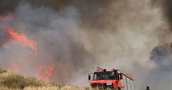 Ένα σπίτι και καλλιέργειες κάηκαν από την πυρκαγιά στην Αχαΐα