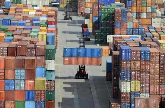ΠΣΕ: Κίνητρα στις βιομηχανίες για να κλείσει η «ψαλίδα» εισαγωγών-εξαγωγών